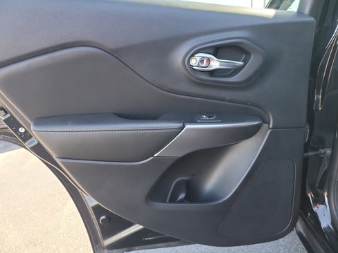 Used 2022 Jeep Cherokee Latitude Lux image 10