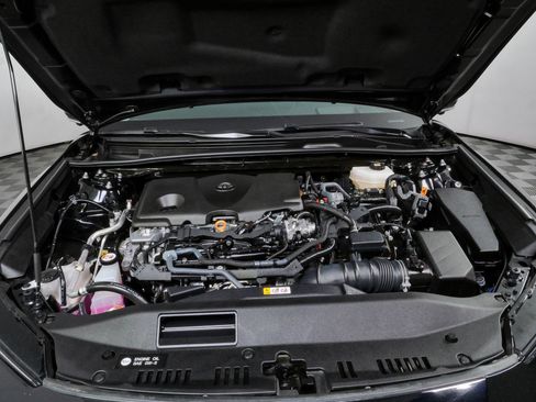 Used 2025 Toyota Camry XLE w/ Premium Plus Package FWD image 32