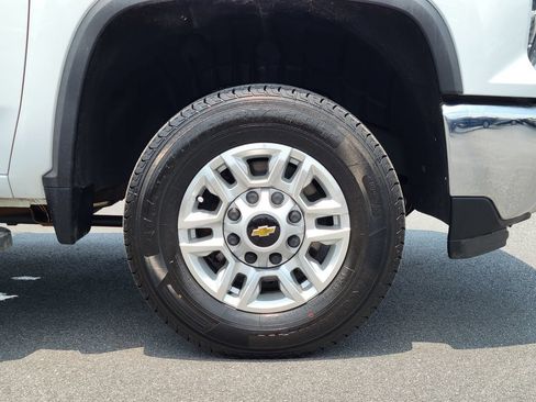 Used 2025 Chevrolet Silverado 2500 LT w/ Convenience Package AWD/4WD image 10