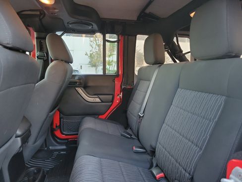 Used 2012 Jeep Wrangler Unlimited Sport image 12