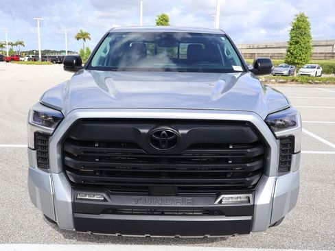 Used 2022 Toyota Tundra SR5 w/ SR5 Convenience Package RWD image 5