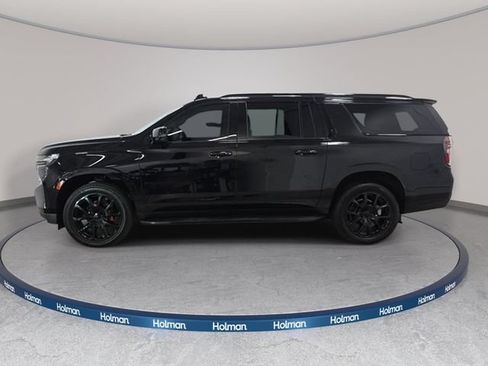 Used 2022 Chevrolet Suburban RST w/ Luxury Package AWD/4WD image 9