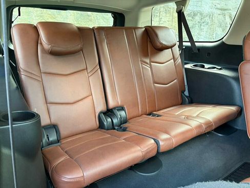 Used 2019 Cadillac Escalade ESV Premium Luxury AWD/4WD image 21
