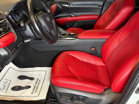 Used 2021 Toyota Camry XSE image 18