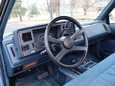 Used 1989 Chevrolet Silverado 2500 4x4 Regular Cab image 15