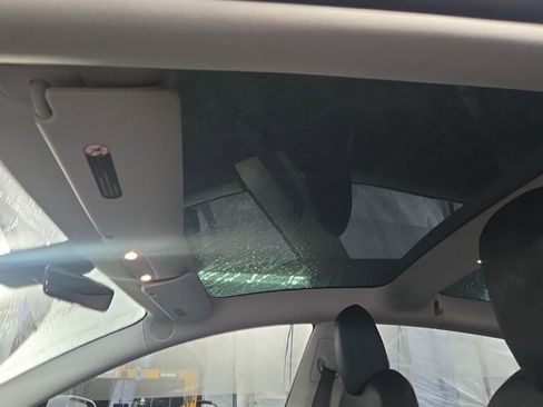 Used 2018 Tesla Model 3 RWD image 9