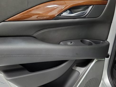 Used 2019 Cadillac Escalade Premium Luxury AWD/4WD image 9