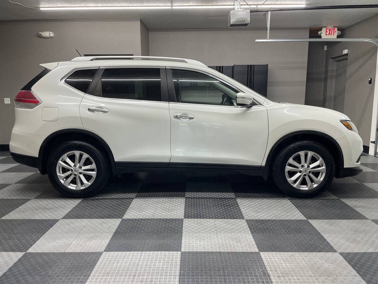 Used 2015 Nissan Rogue SV FWD image 5