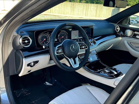 Used 2019 Mercedes-Benz E 300 image 17