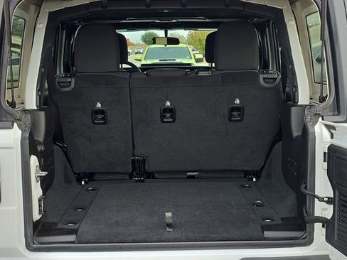 Used 2019 Jeep Wrangler Unlimited Sahara w/ Safety Group image 12