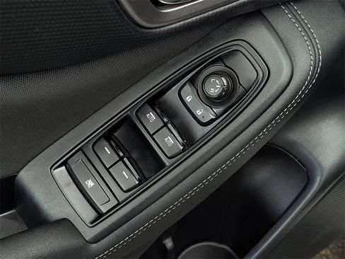 Used 2023 Subaru Forester Premium image 11