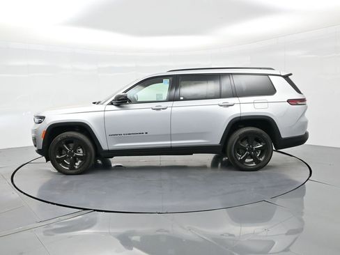 New 2025 Jeep Grand Cherokee L Altitude image 10