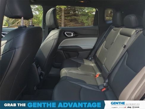 Used 2025 Jeep Compass Limited w/ Sun & Sound Group image 24