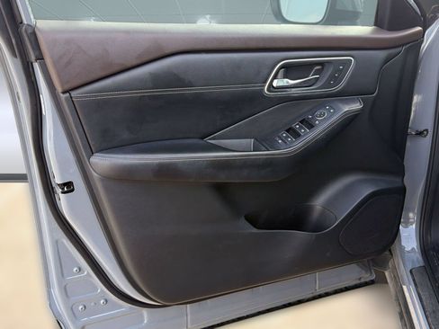 Used 2021 Nissan Rogue Platinum FWD image 14