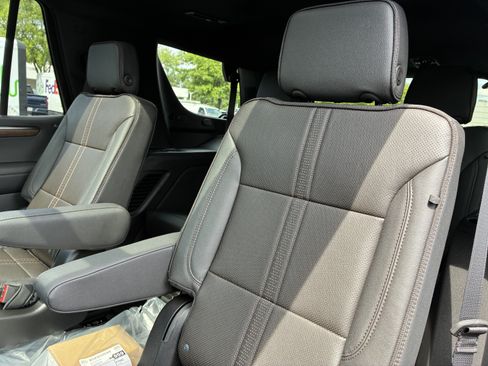 New 2026 Chevrolet Tahoe High Country AWD/4WD image 13