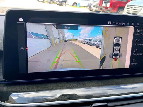 Used 2021 BMW 530i w/ Premium Package image 26