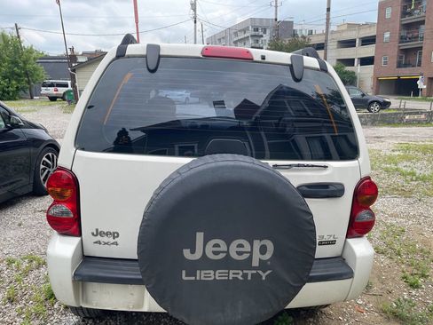 Used 2004 Jeep Liberty Limited image 8