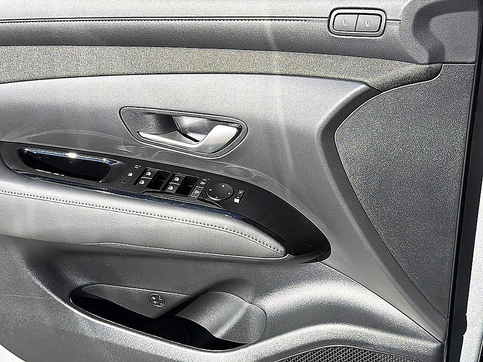 New 2026 Hyundai Tucson Limited FWD image 16