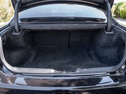 Used 2017 Dodge Charger SE w/ Blacktop Package RWD image 18