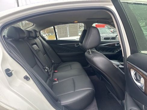 Used 2018 INFINITI Q50 Luxe w/ Essential Package (3.0T Luxe) image 11