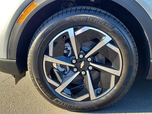 New 2026 Chevrolet Equinox EV LT image 22