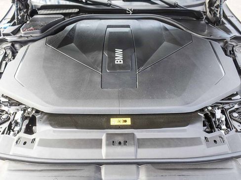 Used 2025 BMW i5 xDrive40 image 27