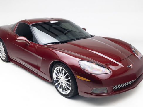 Used 2007 Chevrolet Corvette Coupe w/ Preferred Equipment Group RWD image 22