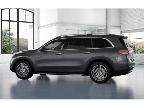 Used 2026 Mercedes-Benz GLS 450 4MATIC image 32