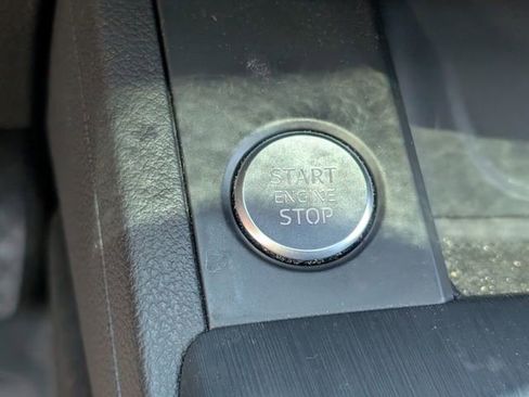 Used 2019 Audi A4 2.0T Premium FWD image 30