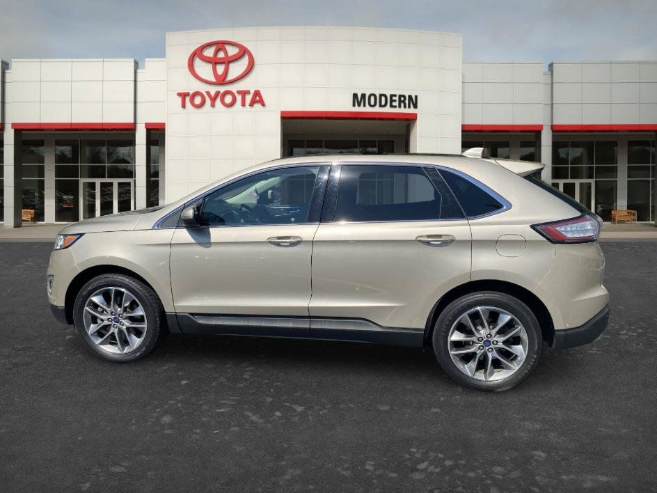 Used 2018 Ford Edge Titanium w/ Equipment Group 302A AWD/4WD image 16