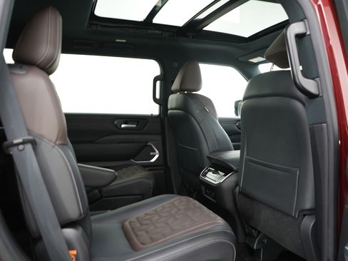 Used 2025 Nissan Armada Platinum Reserve AWD/4WD image 15