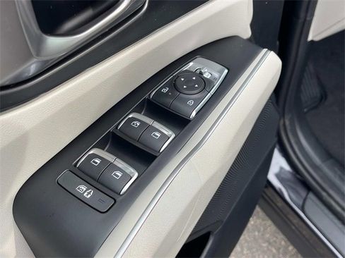 New 2025 Kia Sorento S image 9