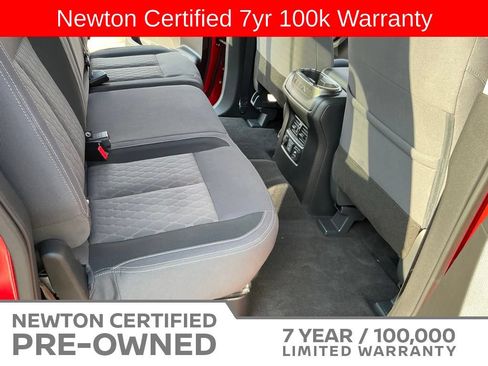 Used 2024 Nissan Titan SV w/ SV Convenience Package RWD image 23