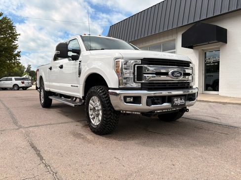 Used 2019 Ford F250 XLT w/ XLT Value Package AWD/4WD image 2