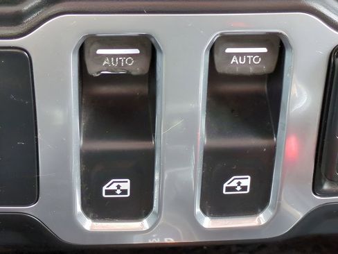 Used 2019 Jeep Wrangler Sport S image 22