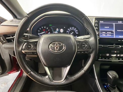 Used 2019 Toyota Avalon XLE image 17
