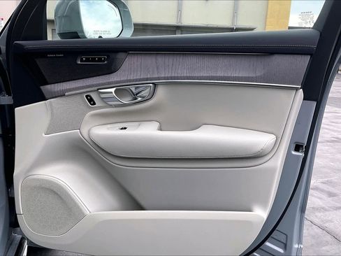 New 2026 Volvo XC90 T8 Ultra image 31