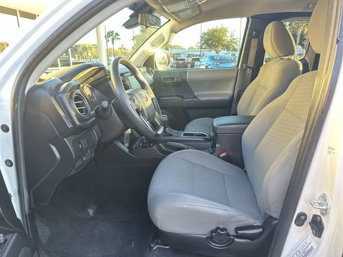 Used 2022 Toyota Tacoma SR image 16
