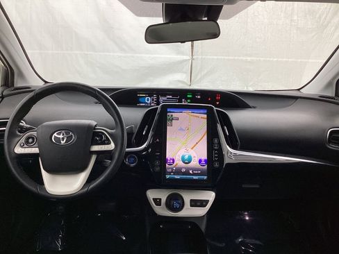 Used 2018 Toyota Prius Prime Premium image 27