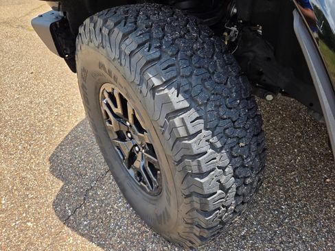 Used 2024 Ford Bronco Raptor w/ Interior Carbon Fiber Pack 6 AWD/4WD image 25
