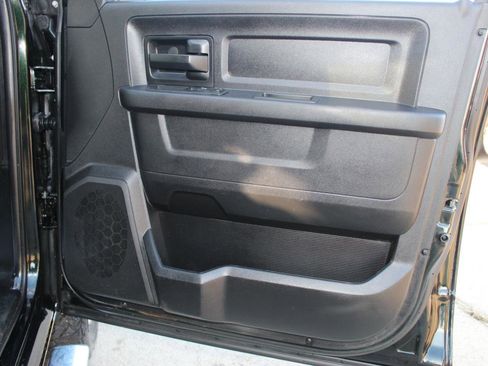 Used 2017 RAM 2500 Tradesman w/ Chrome Appearance Group image 16