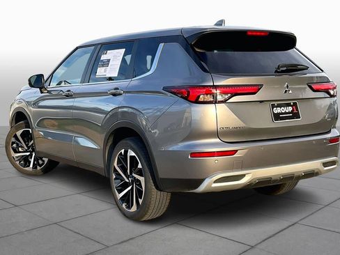 Used 2022 Mitsubishi Outlander SE image 10