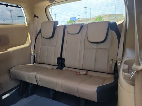 Used 2016 Kia Sedona EX FWD image 9