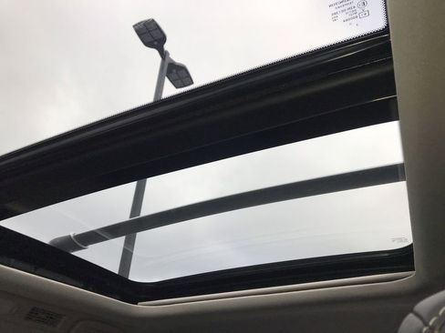 Used 2024 Nissan Pathfinder Platinum image 22