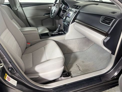 Used 2016 Toyota Camry LE image 13