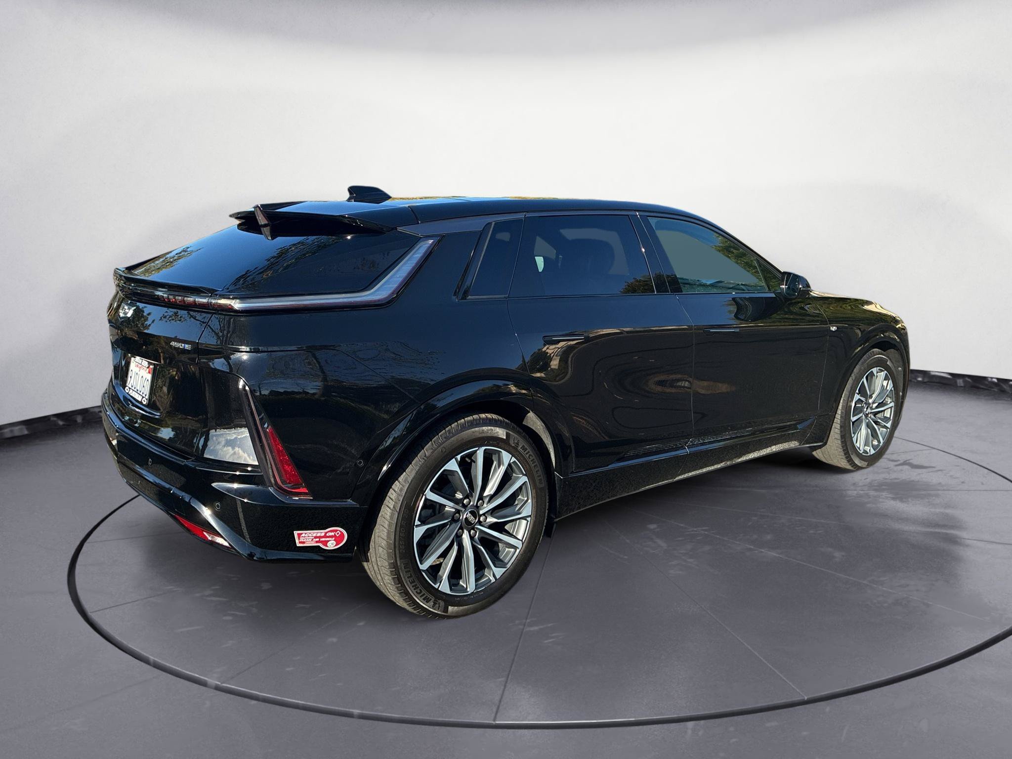 Used 2024 Cadillac Lyriq Sport RWD image 3