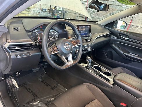 Used 2024 Nissan Altima 2.5 SV image 18