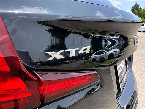 Used 2025 Cadillac XT4 Premium Luxury FWD image 29