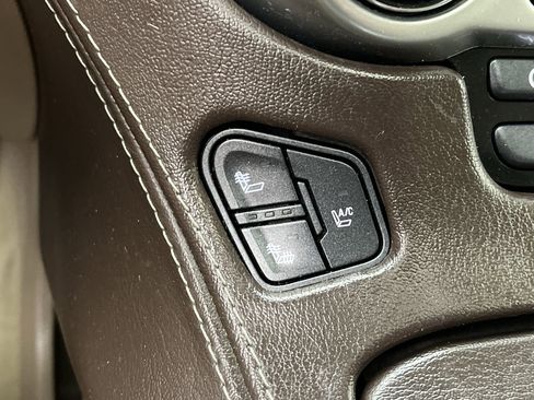 Used 2015 Chevrolet Tahoe LTZ AWD/4WD image 25