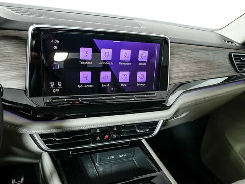 Certified 2025 Volkswagen Atlas SEL Premium R-Line image 13